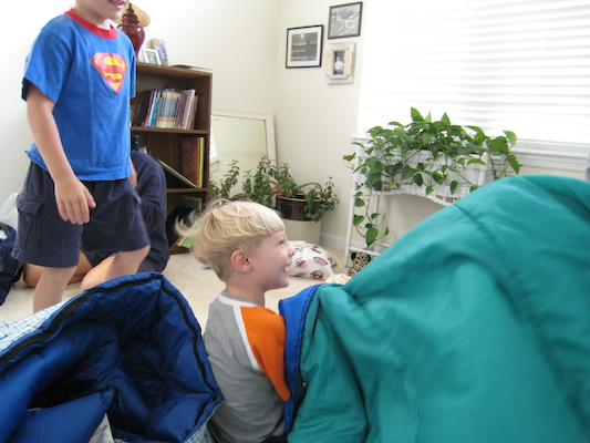 Tate, Tim and Noah wrestling (06-14-2007 07:52)