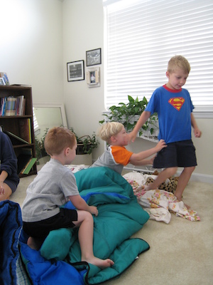 Tate, Tim and Noah wrestling (06-14-2007 07:52)