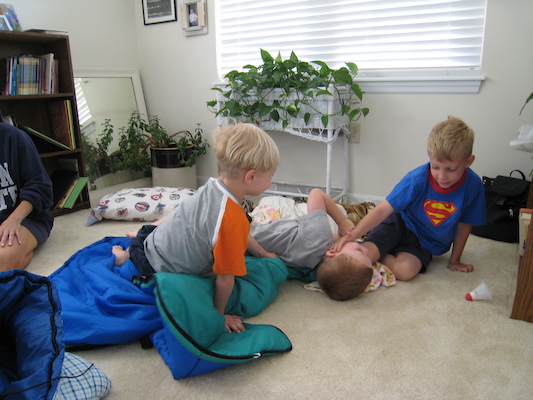 Tate, Tim and Noah wrestling (06-14-2007 07:53)