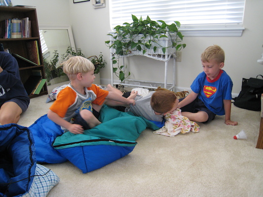 Tate, Tim and Noah wrestling (06-14-2007 07:53)