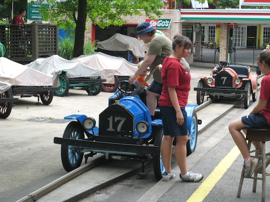 Tim and Christine get ready to drive at Kennywood (06-14-2007 14:13)