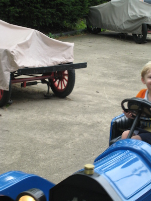 Tim and Christine driving at Kennywood (06-14-2007 14:14)