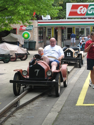 Cole and Poppy driving at Kennywood (06-14-2007 14:14)