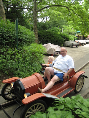 Cole and Poppy driving at Kennywood (06-14-2007 14:14)