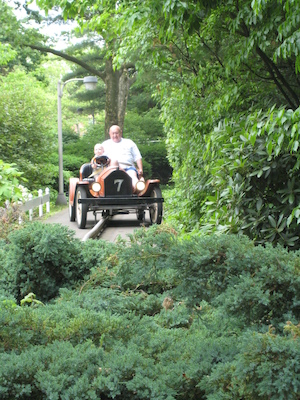 Cole and Poppy driving at Kennywood (06-14-2007 14:15)