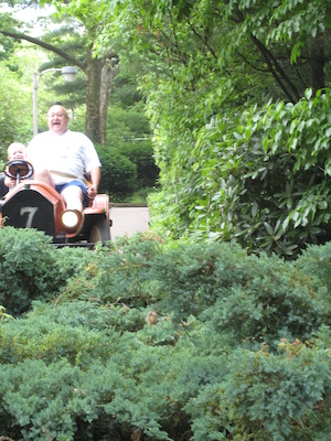 Cole and Poppy driving at Kennywood (06-14-2007 14:15)