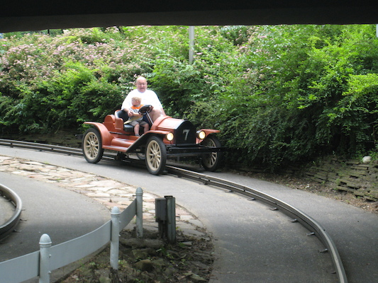 Cole and Poppy driving at Kennywood (06-14-2007 14:18)