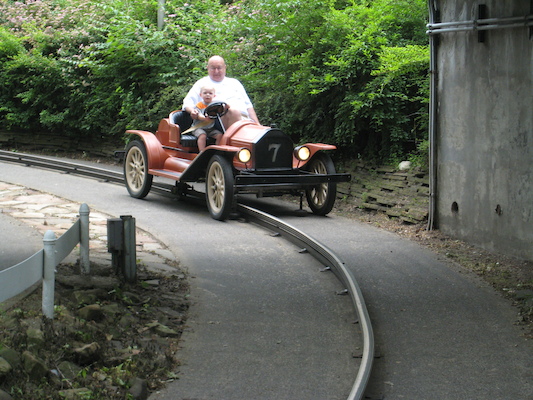 Cole and Poppy driving at Kennywood (06-14-2007 14:18)