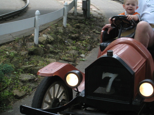 Cole and Poppy driving at Kennywood (06-14-2007 14:18)
