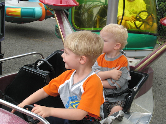 Tim and Cole in a space ship (06-14-2007 15:09)