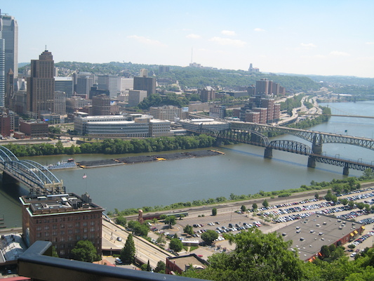 Coal barge in Pittsburgh (06-15-2007 11:29)