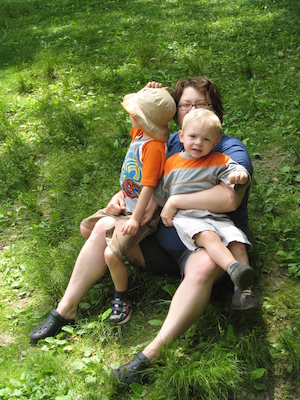 Tim, Christine and Cole cuddling (06-16-2007 12:01)