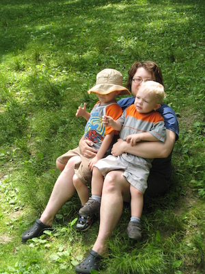 Tim, Christine and Cole cuddling (06-16-2007 12:01)