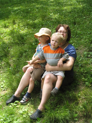 Tim, Christine and Cole cuddling (06-16-2007 12:01)