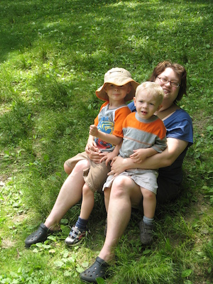 Tim, Christine and Cole cuddling (06-16-2007 12:01)