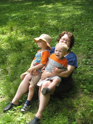 Tim, Christine and Cole cuddling (06-16-2007 12:01)