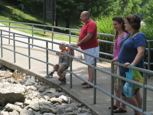 Cole, Tim, Poppy, Kristin and Christine feeding the ducks (06-16-2007 12:15)