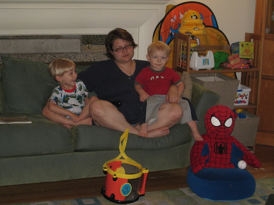 Tim, Mommy, Cole cuddle (06-23-2007 19:42)