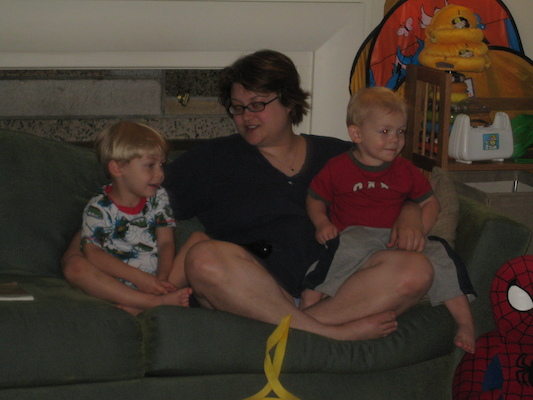 Tim, Mommy, Cole cuddle (06-23-2007 19:42)