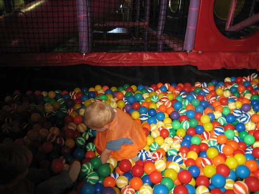 Cole and Tim in the ball pit (06-24-2007 15:14)
