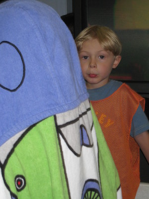 Tim hiding (06-24-2007 16:09)