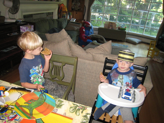 Tim and Cole eating (07-02-2007 07:48)