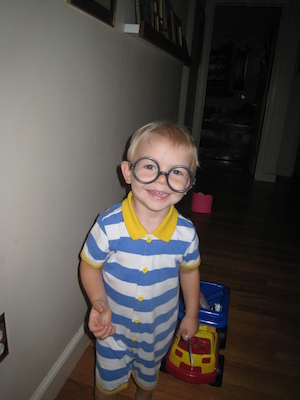 Cole wearing Potter glasses (08-28-2007 09:21)