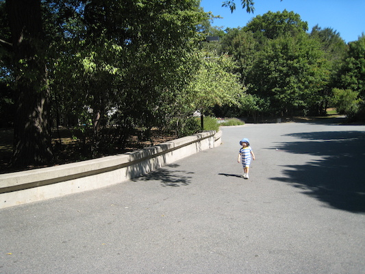Cole at the zoo (08-28-2007 12:03)