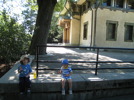 Tim and Cole outside the bird house (08-28-2007 12:05)