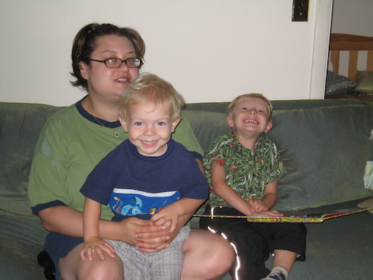 Tim and Cole reading with Mommy (09-10-2007 09:22)