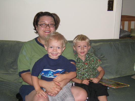 Tim and Cole reading with Mommy (09-10-2007 09:22)