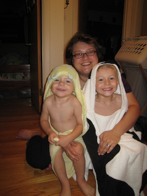 Turtle Cole, Panda Tim and Mommy, post-bath (09-20-2007 19:51)