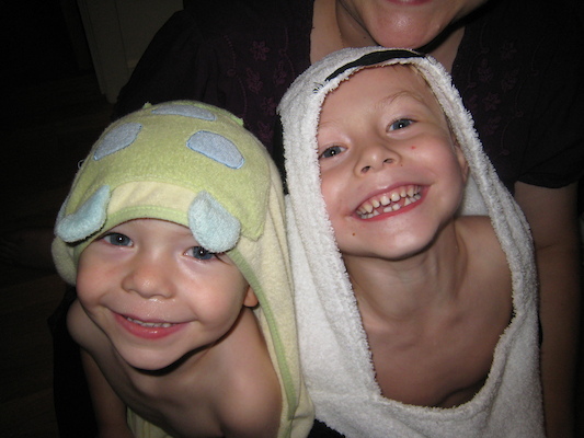 Turtle Cole, Panda Tim and Mommy, post-bath (09-20-2007 19:51)