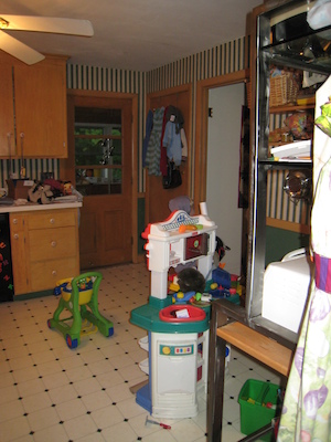 Tim and Cole playing horsie (10-09-2007 08:57)