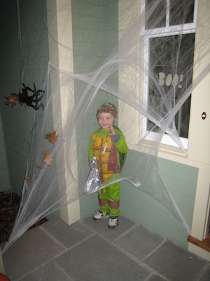 Tim trapped in a web (10-31-2007 18:31)