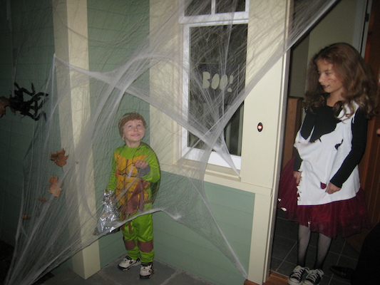 Tim trapped in a web with zombie Emily (10-31-2007 18:31)