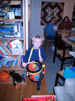 Tim drumming with Barb and Steph (11-18-2007 18:13)