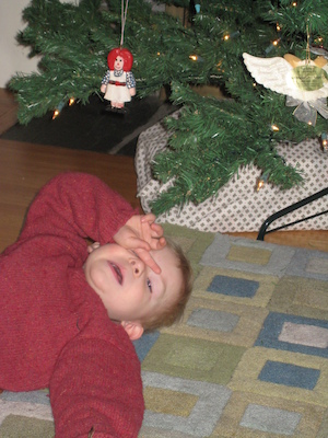 Cole under the tree (12-09-2007 07:43)