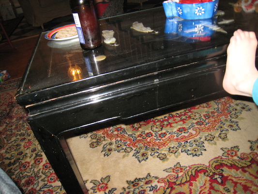 Table and Foot (by Cole) (12-15-2007 18:25)