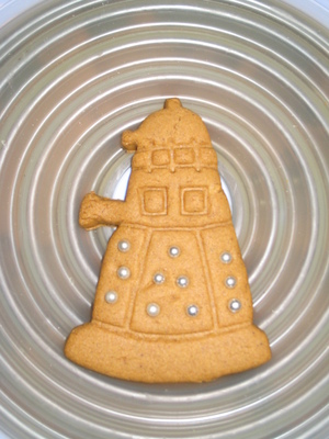 Dalek cookie (12-15-2007 18:42)