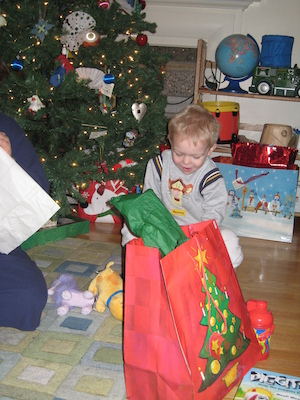 Cole opening his presents (12-25-2007 06:57)