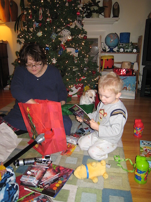 Cole admires his present (12-25-2007 06:59)