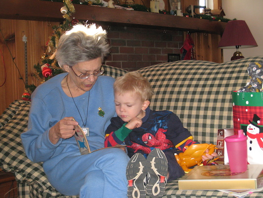 Nea reading to Cole (12-25-2007 12:36)