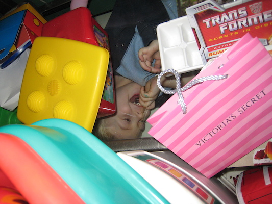Tim under the shelf (03-02-2008 17:41)