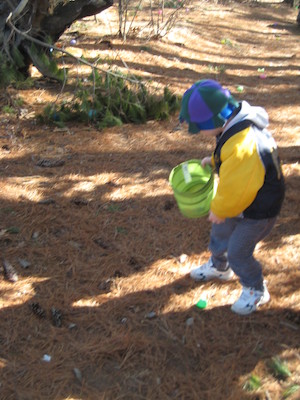 Easter egg hunt (03-22-2008 09:01)