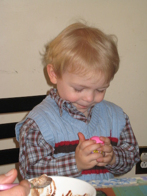 Easter morning Cole egg (03-23-2008 13:05)