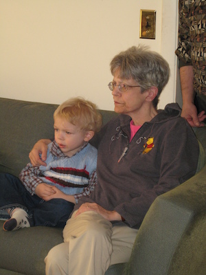 Easter morning Tim, Xine, Cole, Nea, Poppy (03-23-2008 13:21)