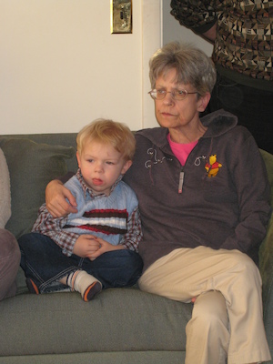 Easter morning Tim, Xine, Cole, Nea, Poppy (03-23-2008 13:22)