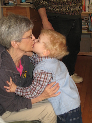 Easter morning Cole and Nea kiss (03-23-2008 13:28)