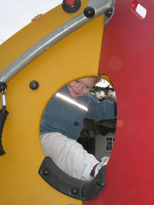 Cole in the climbing-rocket (05-09-2008 18:21)